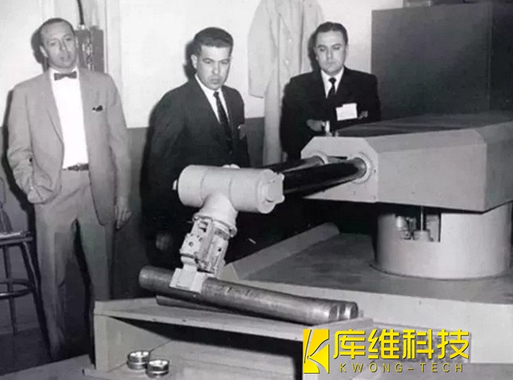 世界第一臺工業機器人